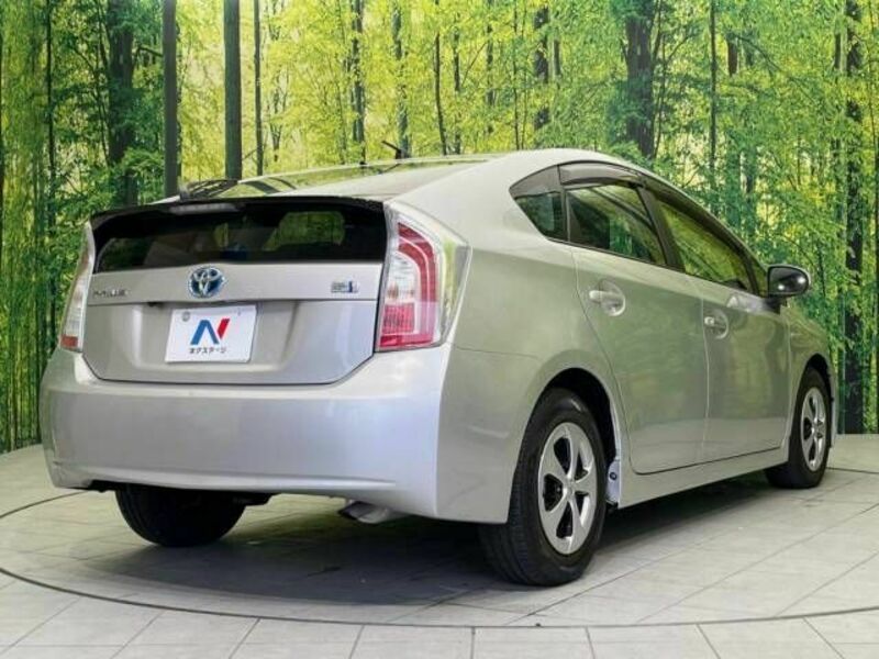 PRIUS-17