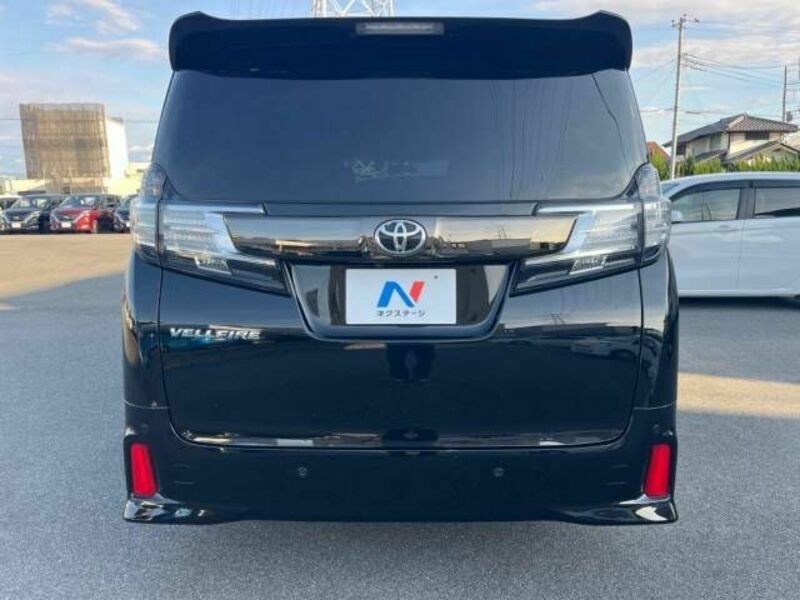 VELLFIRE-15