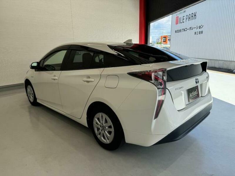 PRIUS-9