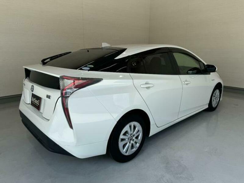 PRIUS-13