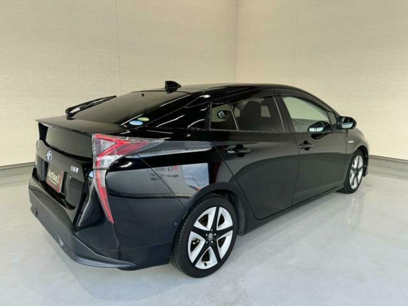 PRIUS-13