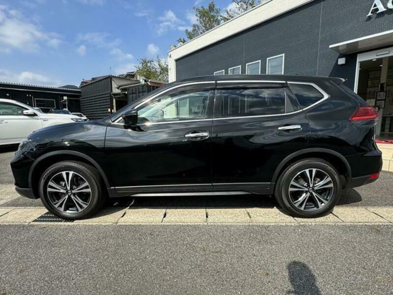 X-TRAIL-19