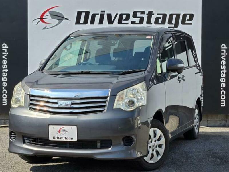 TOYOTA　NOAH