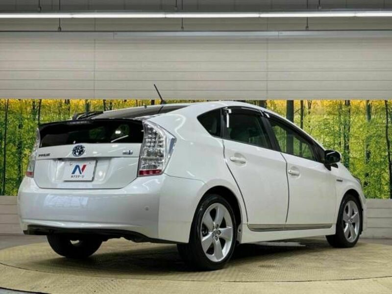 PRIUS-17