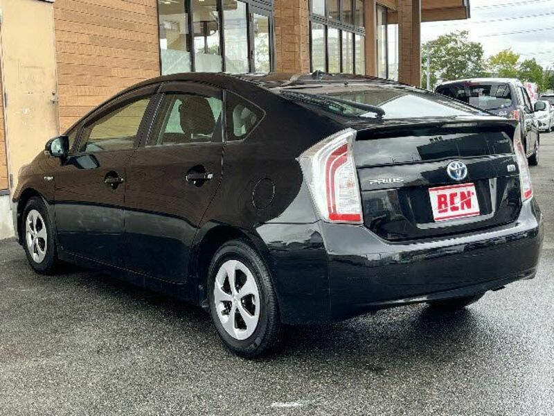 PRIUS-8