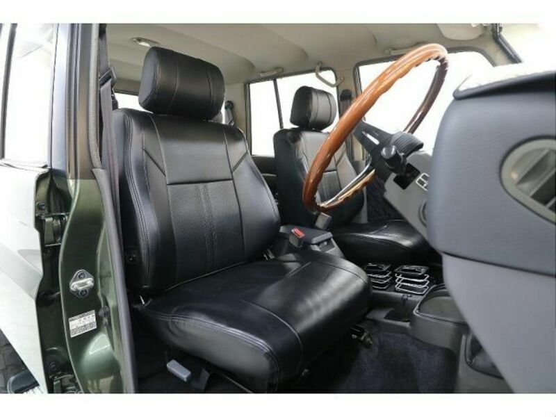 LAND CRUISER PRADO-6