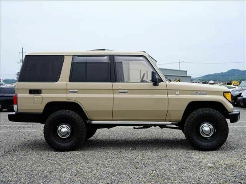 LAND CRUISER PRADO-6