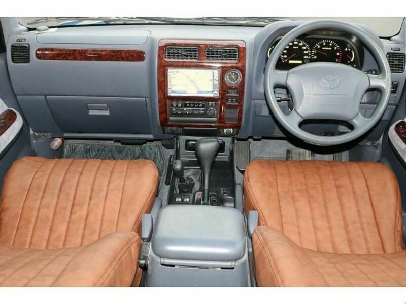 LAND CRUISER PRADO-1