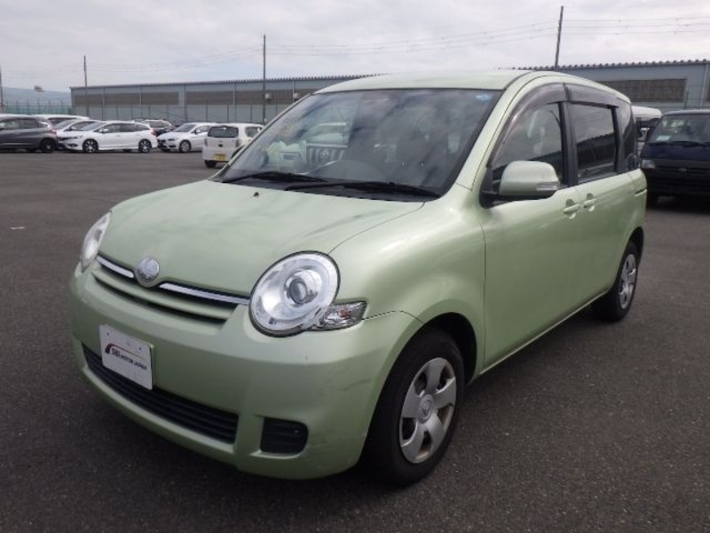 TOYOTA　SIENTA