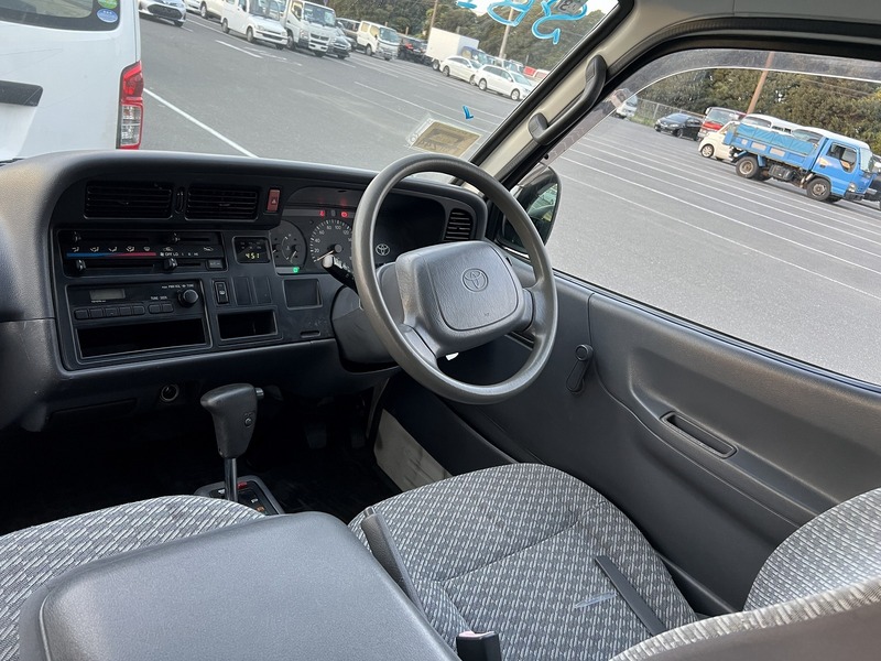 HIACE VAN-4