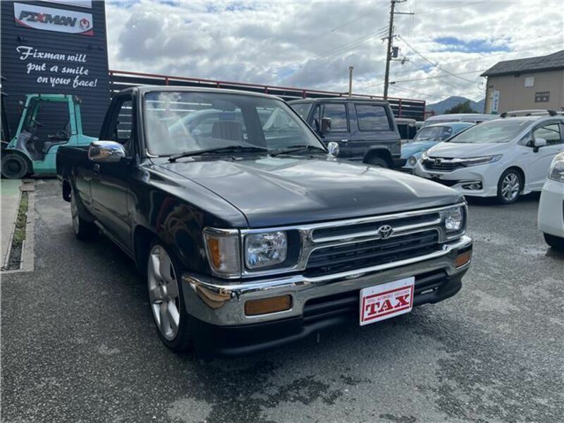 TOYOTA　HILUX