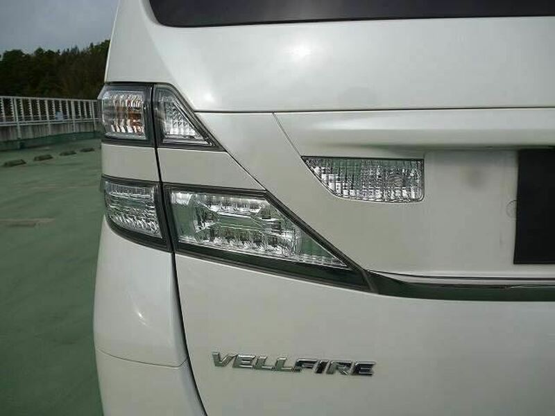 VELLFIRE-11