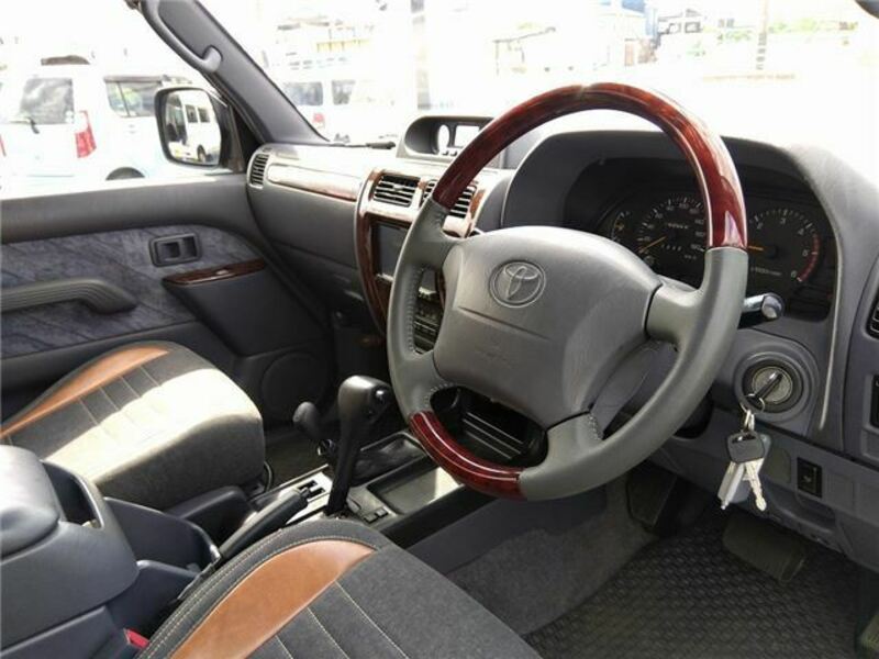 LAND CRUISER PRADO-16