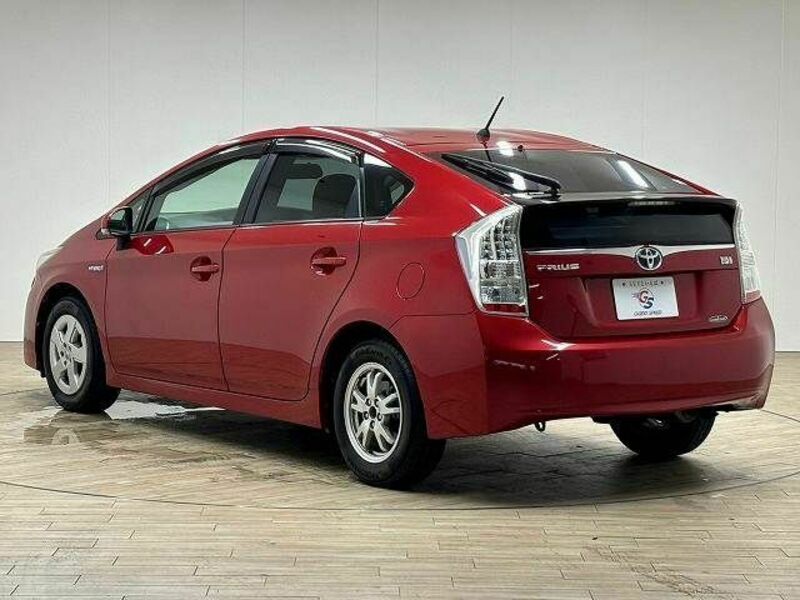 PRIUS-16