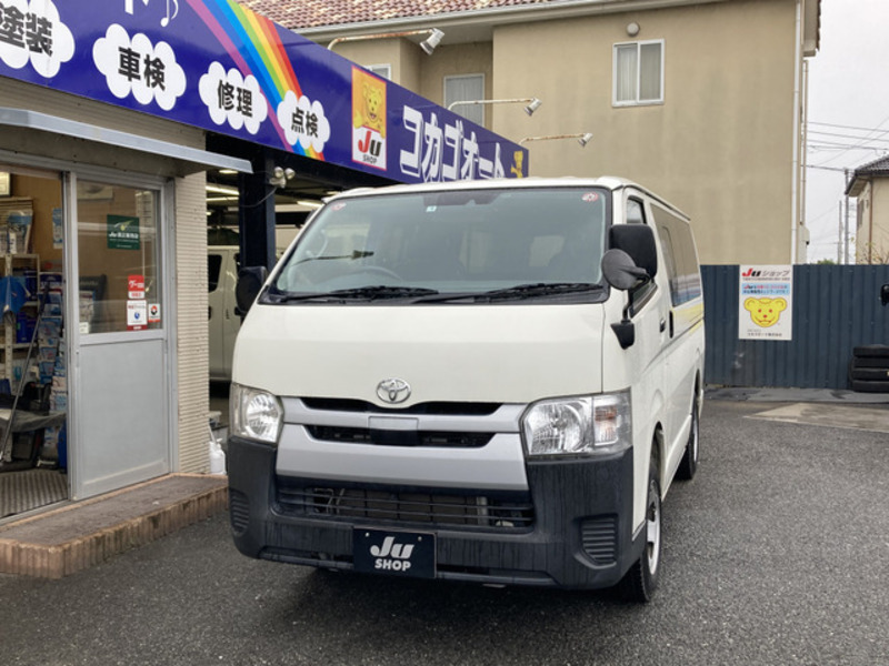 TOYOTA　HIACE VAN