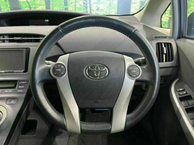 PRIUS-11