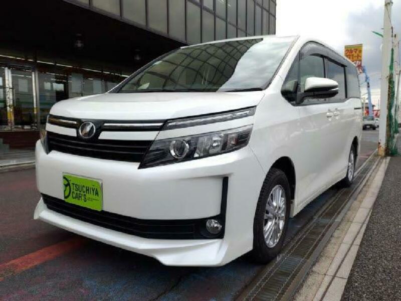 TOYOTA　VOXY