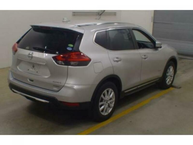 X-TRAIL-4