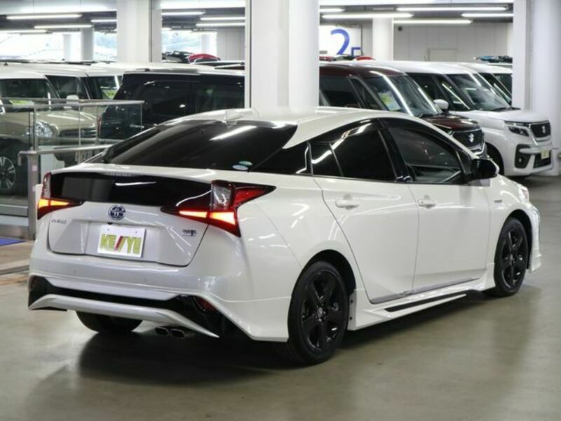 PRIUS-1