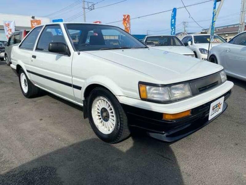 TOYOTA　COROLLA LEVIN