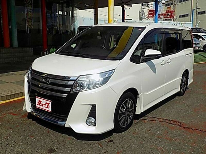 TOYOTA　NOAH