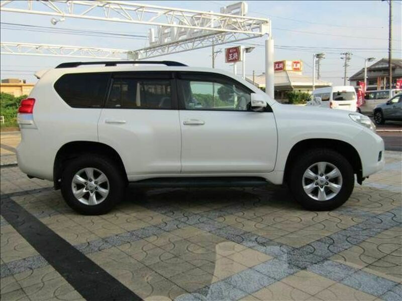 LAND CRUISER PRADO-29