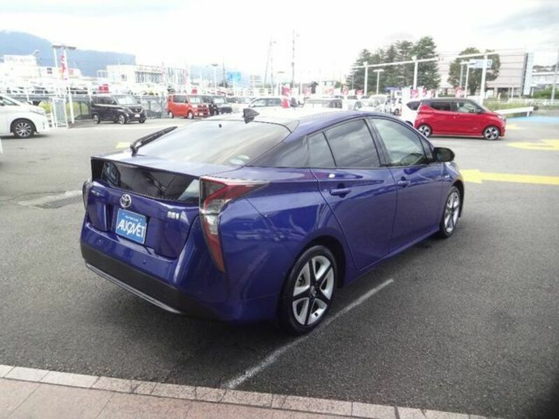 PRIUS-1