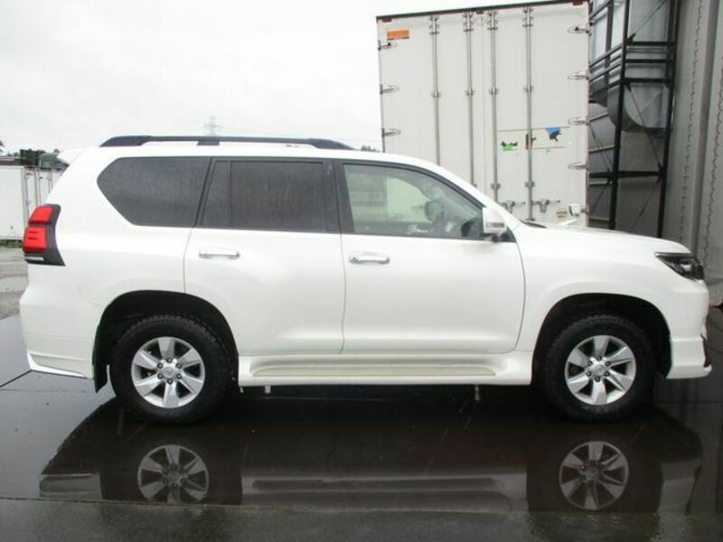 LAND CRUISER PRADO-7