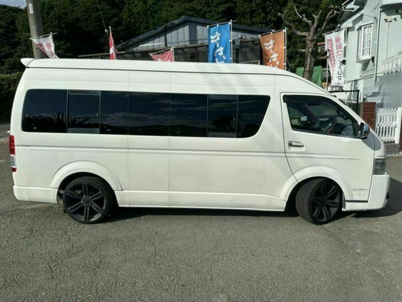 HIACE COMMUTER-17