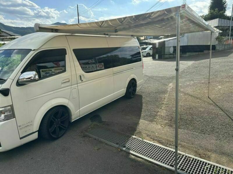 HIACE COMMUTER-18