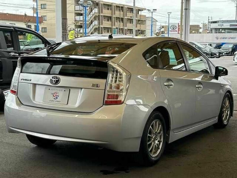 PRIUS-15