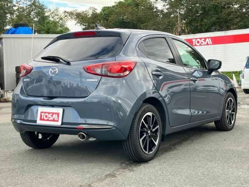 MAZDA2-4