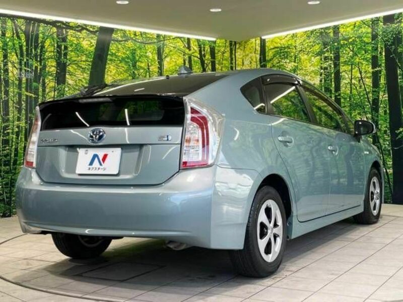 PRIUS-17