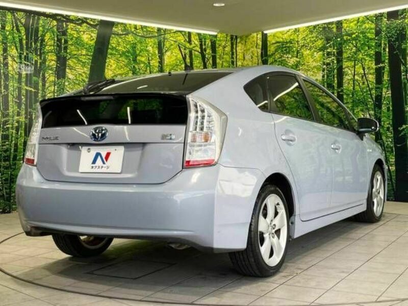 PRIUS-17