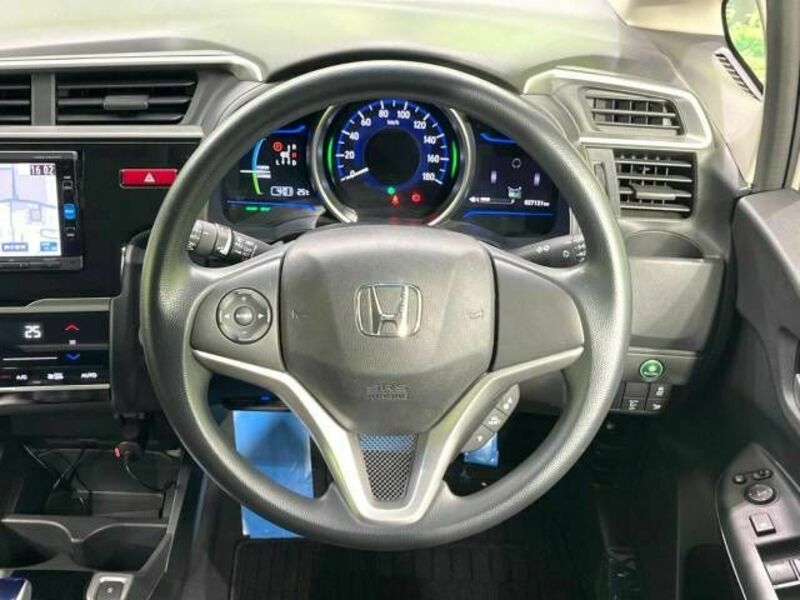 FIT HYBRID-11