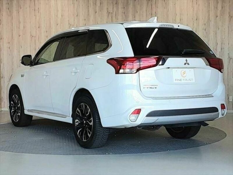 OUTLANDER PHEV-20