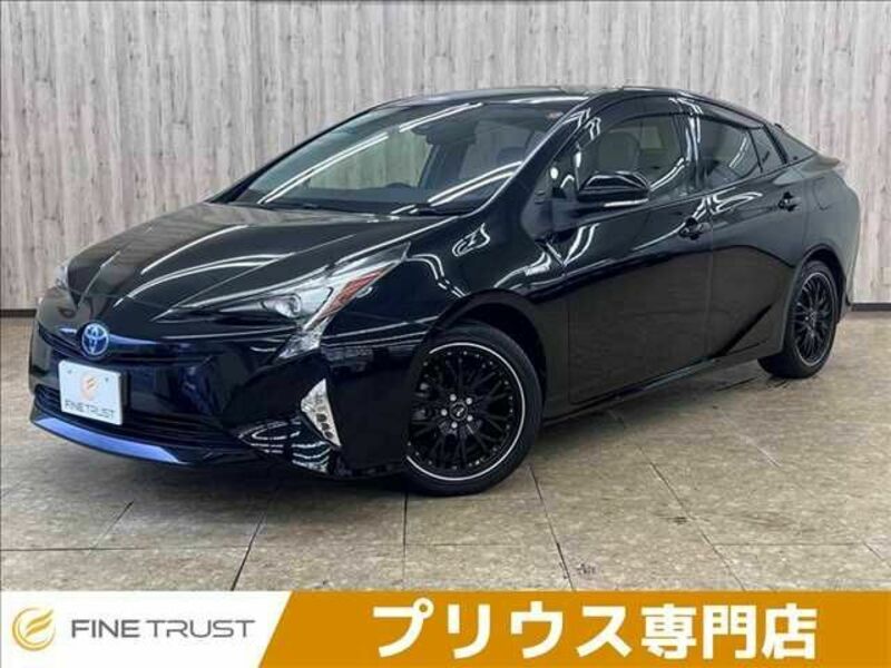 TOYOTA　PRIUS