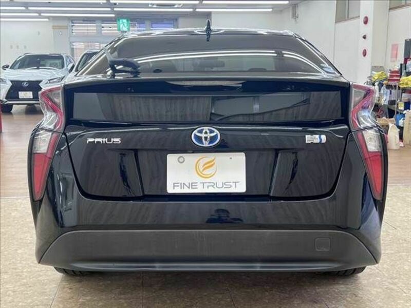 PRIUS-16