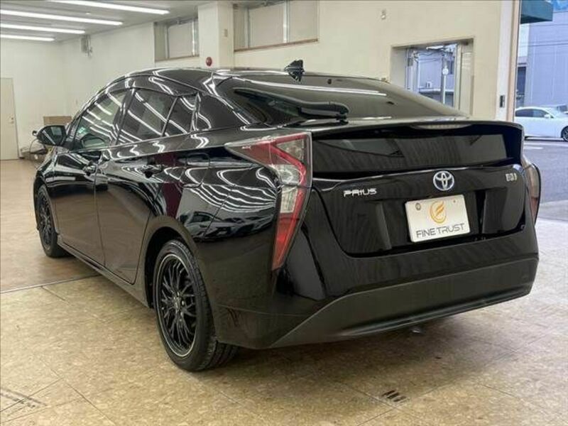 PRIUS-18