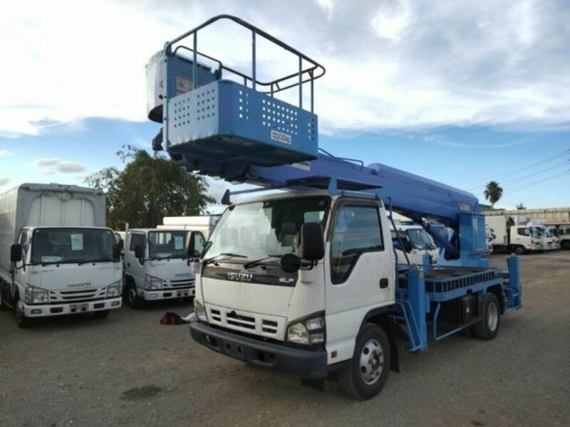 ISUZU　ELF