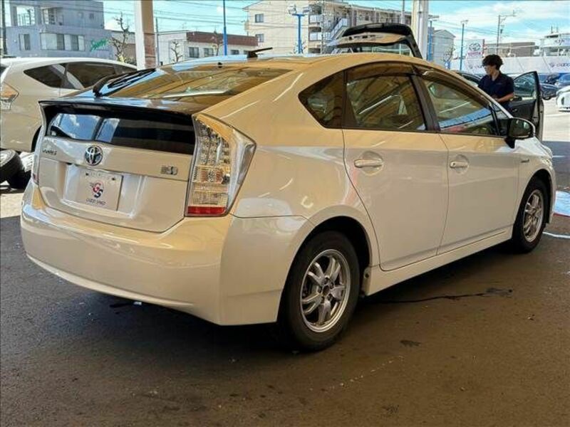 PRIUS-15