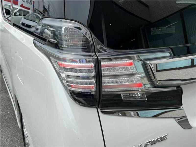 VELLFIRE-12