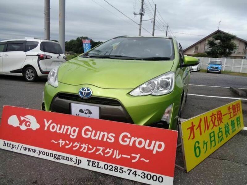 TOYOTA　AQUA