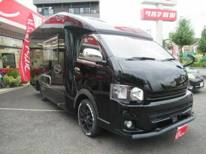 TOYOTA　HIACE