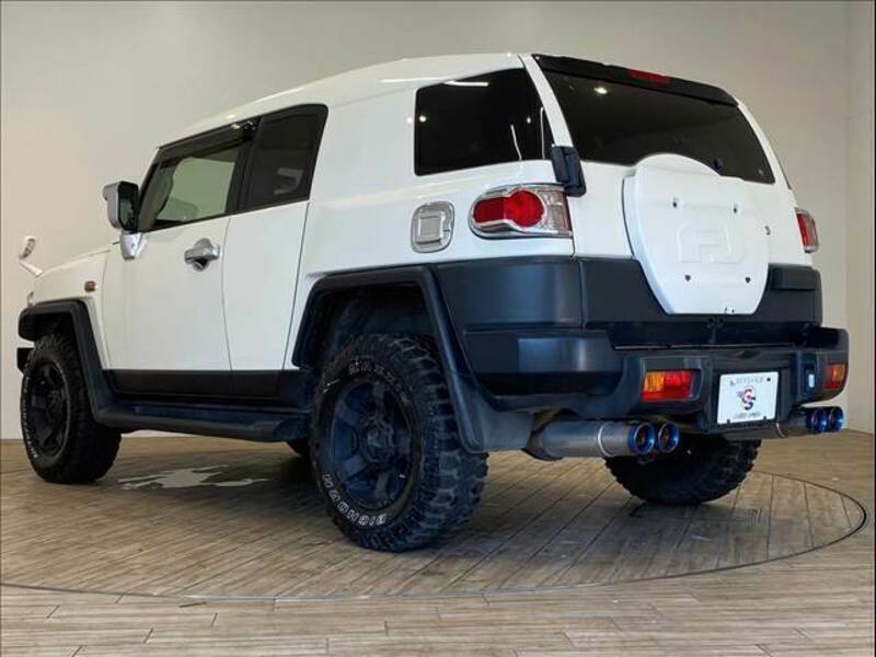 FJ CRUISER-16