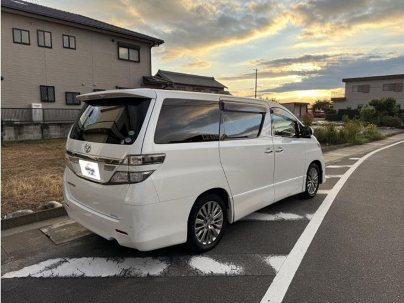 VELLFIRE-17