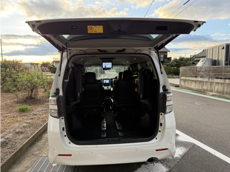 VELLFIRE-14