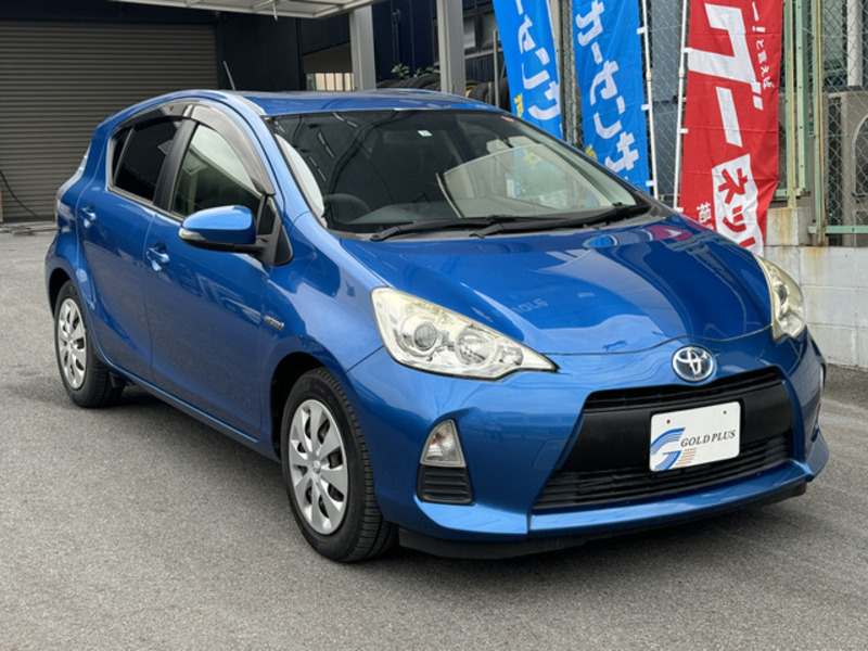 TOYOTA　AQUA