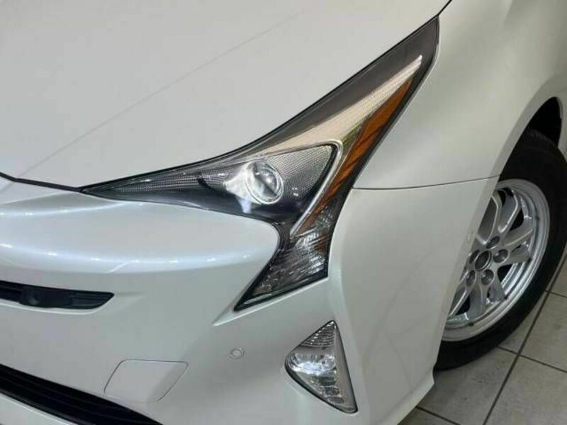 PRIUS-12