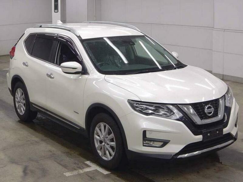 NISSAN　X-TRAIL